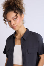 Linen-Blend Cropped Short Sleeve Button-Up Shirt thumbnail 10