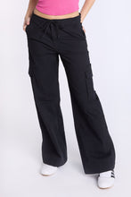 Poplin Mid Rise Baggy Cargo Pants thumbnail 2