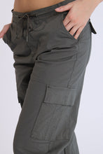 Poplin Mid Rise Baggy Cargo Pants thumbnail 7