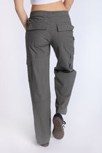 Poplin Mid Rise Baggy Cargo Pants thumbnail 8