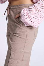 Poplin Mid Rise Baggy Cargo Pants thumbnail 10