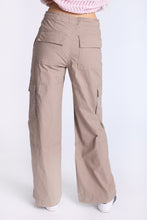 Poplin Mid Rise Baggy Cargo Pants thumbnail 11
