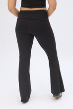 Super Smooth Fold-Over Flare Pocket Leggings thumbnail 8