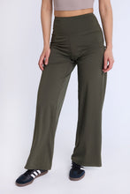 Super Smooth High Rise Straight Leggings thumbnail 1