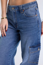 Mid Rise Cargo Wide Leg Jeans thumbnail 3