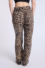 Super High Rise Leopard Baggy Jeans thumbnail 2