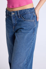 Low Rise Baggy Jeans thumbnail 3