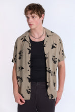 Short Sleeve Resort Shirt thumbnail 1