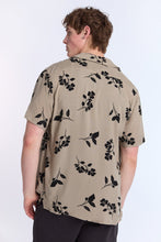 Short Sleeve Resort Shirt thumbnail 7