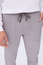 Traveler Jogger thumbnail 11