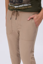 Traveler Jogger thumbnail 15