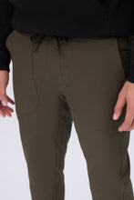 Traveler Jogger thumbnail 19