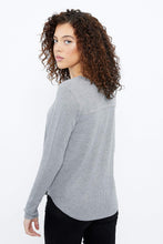 T-shirt gaufré manche longue col en V thumbnail 15