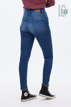 Super High Rise Selena Curvy Repreve Jegging thumbnail 5