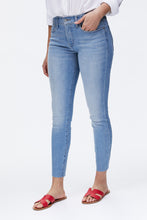 Jean super ajusté Ava mi-taille thumbnail 2