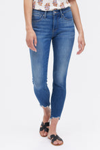 Mid Rise Ava Skinny Jean thumbnail 2