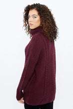 Pull torsadé jacquard à col roulé thumbnail 7