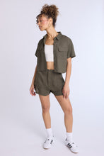 Linen-Blend Cropped Short Sleeve Button-Up Shirt thumbnail 4