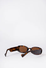 Oval Sunglasses thumbnail 3