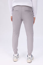 Traveler Jogger thumbnail 12