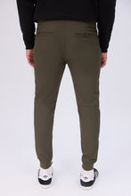 Traveler Jogger thumbnail 20