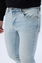 Chase Skinny Jeans thumbnail 3