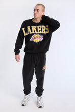 Los Angeles Lakers Graphic Crew Neck Oversized Sweatshirt thumbnail 4