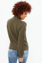 Pull col roulé à manches bouffantes thumbnail 9