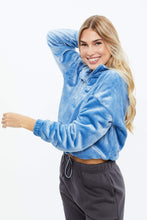 Pullover écourté en peluche à quart zip thumbnail 6