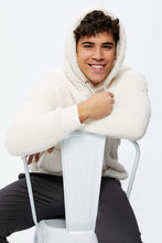 Sweat à capuche pullover en peluche thumbnail 11