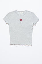 T-shirt côtelé à ourlet festonné et imprimé de broderie de fleur et Aéropostale pour filles thumbnail 1
