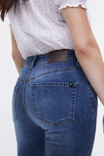 Jean ajustÃ© courbe Bella Ã  taille haute thumbnail 3