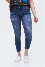 Mid Rise Nova Super Skinny Jean thumbnail 2