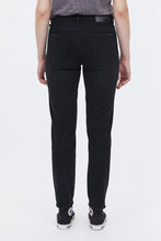 Mid Rise Boyfriend Jean thumbnail 4