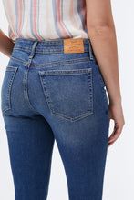 Jean ajusté Ava à taille montante thumbnail 3