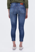 Mid Rise Ava Skinny Crop Jean thumbnail 4