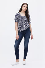 Mid Rise Ava Super Skinny Jean thumbnail 1
