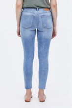 Mid Rise Ava Skinny Jean thumbnail 4