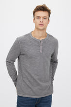 T-shirt à manches longues en coton Slub à col boutonné thumbnail 1