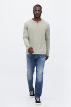 T-shirts à manches longues délavés à l'acide mineral à col cranté thumbnail 6