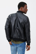 Veste aviateur en cuir thumbnail 5