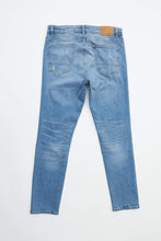 Max Stretch Skinny Destroyed Jean thumbnail 5