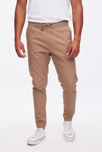 Joggeur AERO étroit extensible à 5 poches thumbnail 1