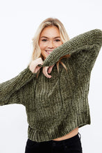 Pull en chenille lustrée à capuche thumbnail 16