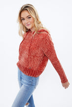 Pull en chenille lustrée à capuche thumbnail 21