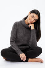 Pull torsadé jacquard à col roulé thumbnail 3